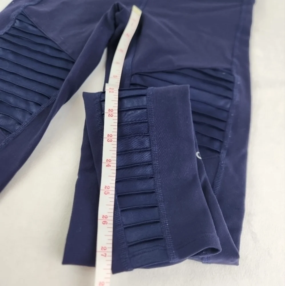 ALO Moto Navy Leggings Size X-Small Glossy‎ Stretch Moisture Wicking Mesh Detail